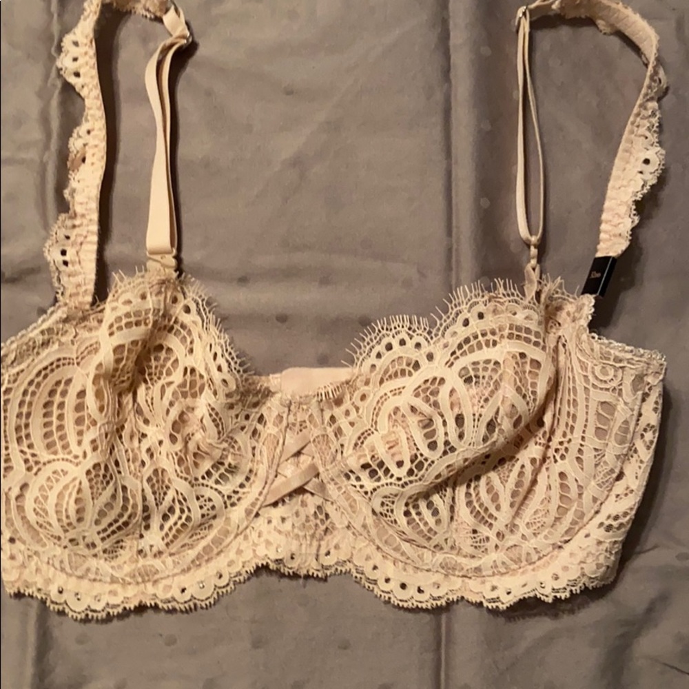Victoria secret bra 32DD-NWT